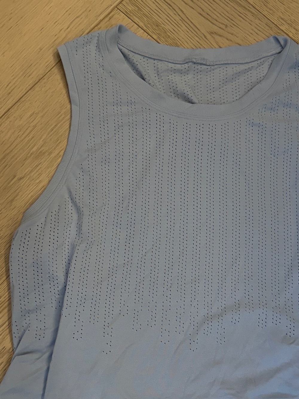 Beautiful Light Blue Lululemon Muscle Love Cropped Tank Top Size 4 Breathable